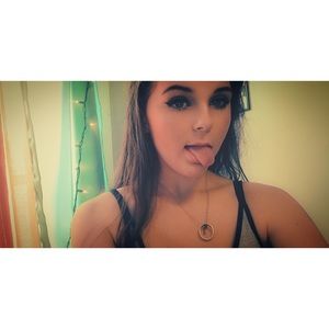 Meet your Posher, Alexis